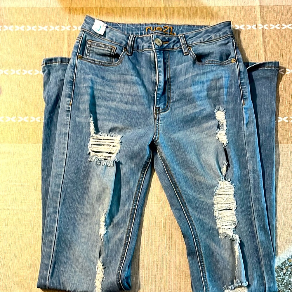Rue 21 ripped jeans